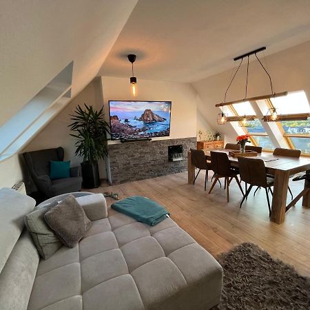 105 Qm Neues Klimatisiertes Appartment Fuer Familien Privater Parkplatz Хемниц Экстерьер фото